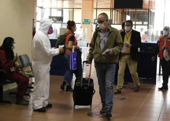 Aeropuerto de El Alto cumple al 84% con estándares de vigilancia epidemiológica. FOTO: Archivo Ministerio de Salud