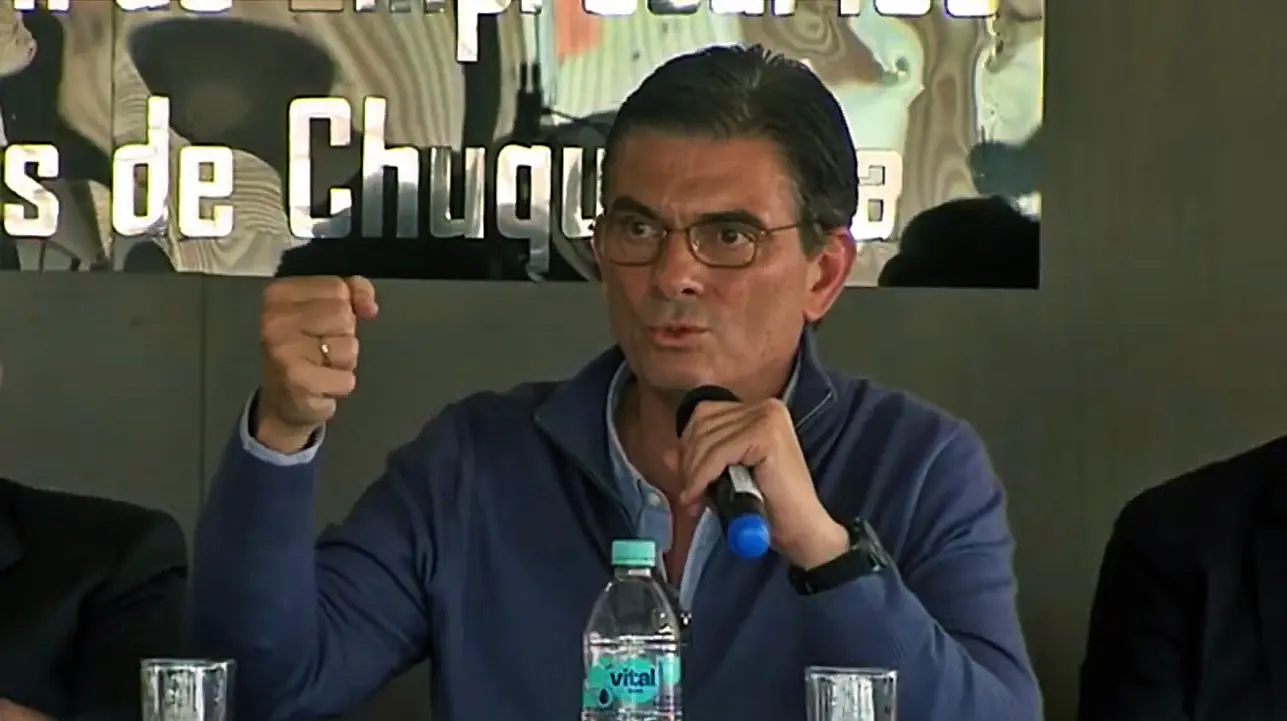 Paz apunta a mayor conectividad aérea y vuelos Cusco-Sucre