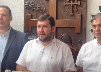 Cívicos cruceños piden renuncia de viceministra Barrientos