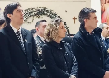 Paz participa de misa por víctimas del accidente aéreo y saluda a El Alto en su aniversario