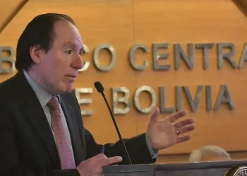 El presidente del BCB dio un informe en el Senado/RRSS