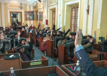 Asamblea de La Paz vuelve a enviar la misma nómina de vocales electorales