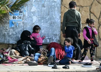 Suman 217 muertos y unos 300.000 desplazados en el Líbano