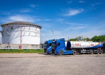YPFB rompe récord de despacho y asegura 4 millones de litros de gasolina para Santa Cruz