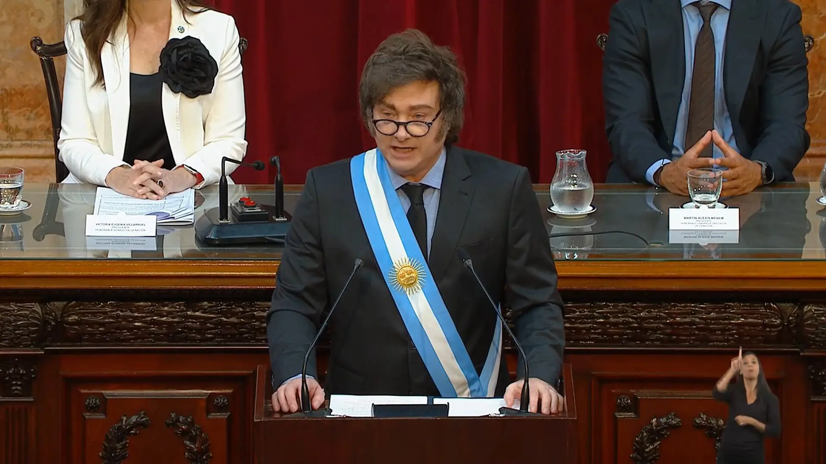 Milei promulga ley de reforma laboral en Argentina