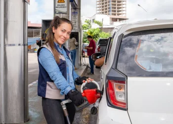 YPFB niega que aditivos de la gasolina dañen la pintura de vehículos
