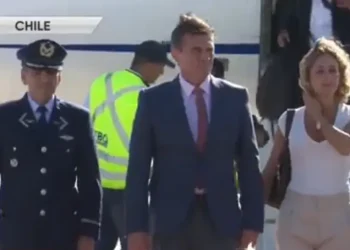Paz llega a Chile para la posesión de Kast este miércoles