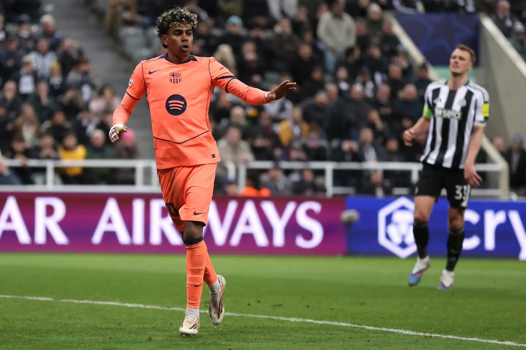 Un Barcelona gris sobrevive en Newcastle gracias a Lamine