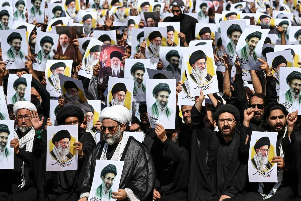 Solo se mostraron fotos del nuevo líder espiritual de Irán/AFP