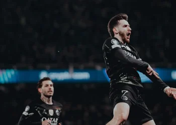 Kvaratskhelia acerca al PSG a cuartos de la Champions