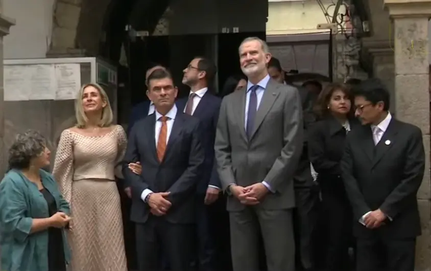 Paz y el rey Felipe VI recorren el Museo Nacional de Etnografía y Folklore