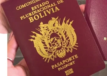El pasaporte boliviano alcanzó el puesto 58 entre los documentos de viaje más poderosos del mundo. FOTO: RRSS