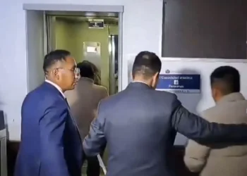 Tres personas fueron aprerhendidas por ofrecer válvulas cardiacas pertencientes a la CNS. FOTO: Captura RRSS