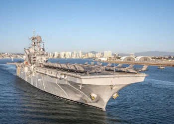 El "USS Tripoli", con base en Japón se desplaza a Oriente Medio/USNavy