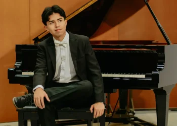 El pianista Facundo Chávez ofrecerá un recital en el Teatro Doña Albina. FOTO: Facundo Chávez