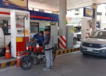 YPFB programa despacho de 1,6 millones de litros de gasolina en Cochabamba