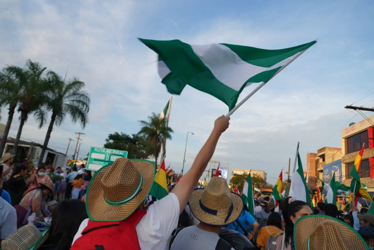 Santa Cruz: confrontar mucho, gobernar poco