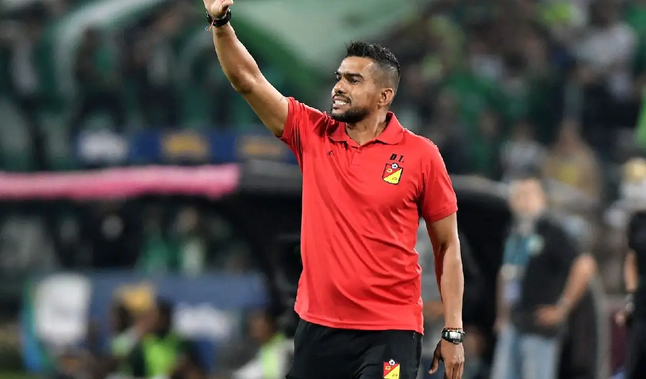 El DT colombiano Márquez llega a Nacional Potosí