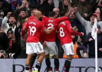 Manchester United se asienta en tercer cajón tras ganar a Aston Villa