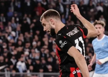 AC Milan pierde con Lazio y deja escapar al Inter