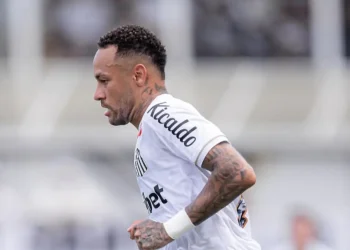 Santos empata con Corinthians en el regreso de Neymar al once titular