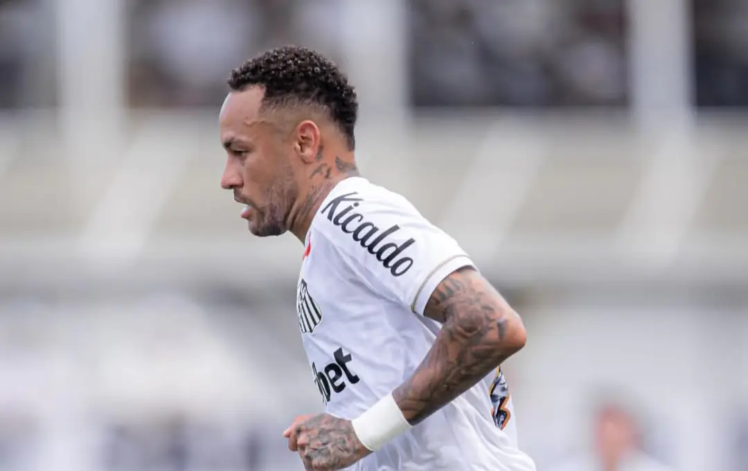 Santos empata con Corinthians en el regreso de Neymar al once titular