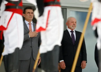 Paz es recibido con honores por Lula da Silva en histórico encuentro bilateral