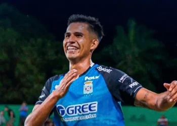 Álvarez da la victoria a Blooming que se instala en semifinales