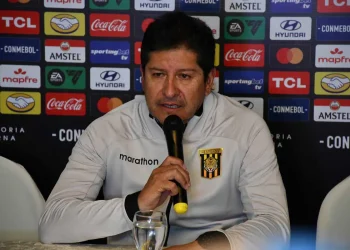 Eduardo Villegas deja de ser DT de The Strongest