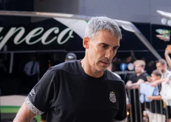 Santos anuncia la destitución del técnico argentino Juan Pablo Vojvoda
