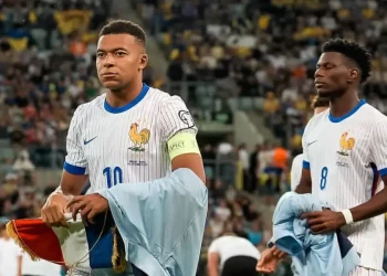 Mbappé lidera la convocatoria de Francia para los amistosos