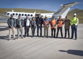 Realizan pruebas de aterrizaje en nueva pista del aeropuerto de Potosí
