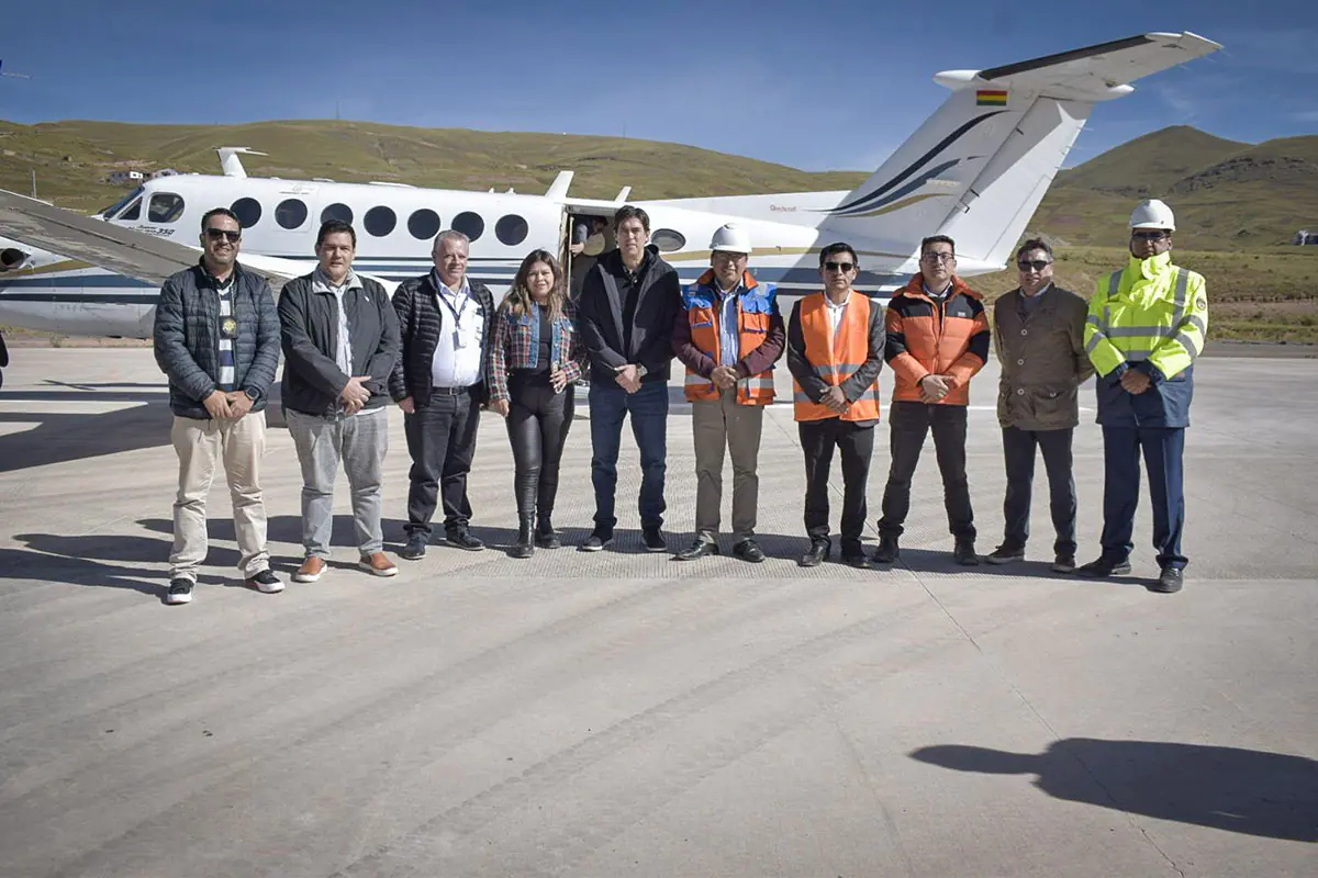 Realizan pruebas de aterrizaje en nueva pista del aeropuerto de Potosí