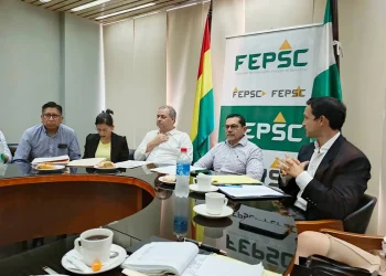 Empresarios y Aduana coordinan acciones contra el contrabando