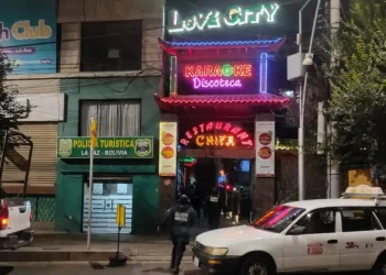 Uno de los locales intervenidos por personal de la Alcaldía. FOTO: GAMLP