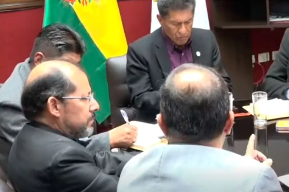 Gobierno y OIT impulsan trabajo tripartito para generar empleo en Bolivia