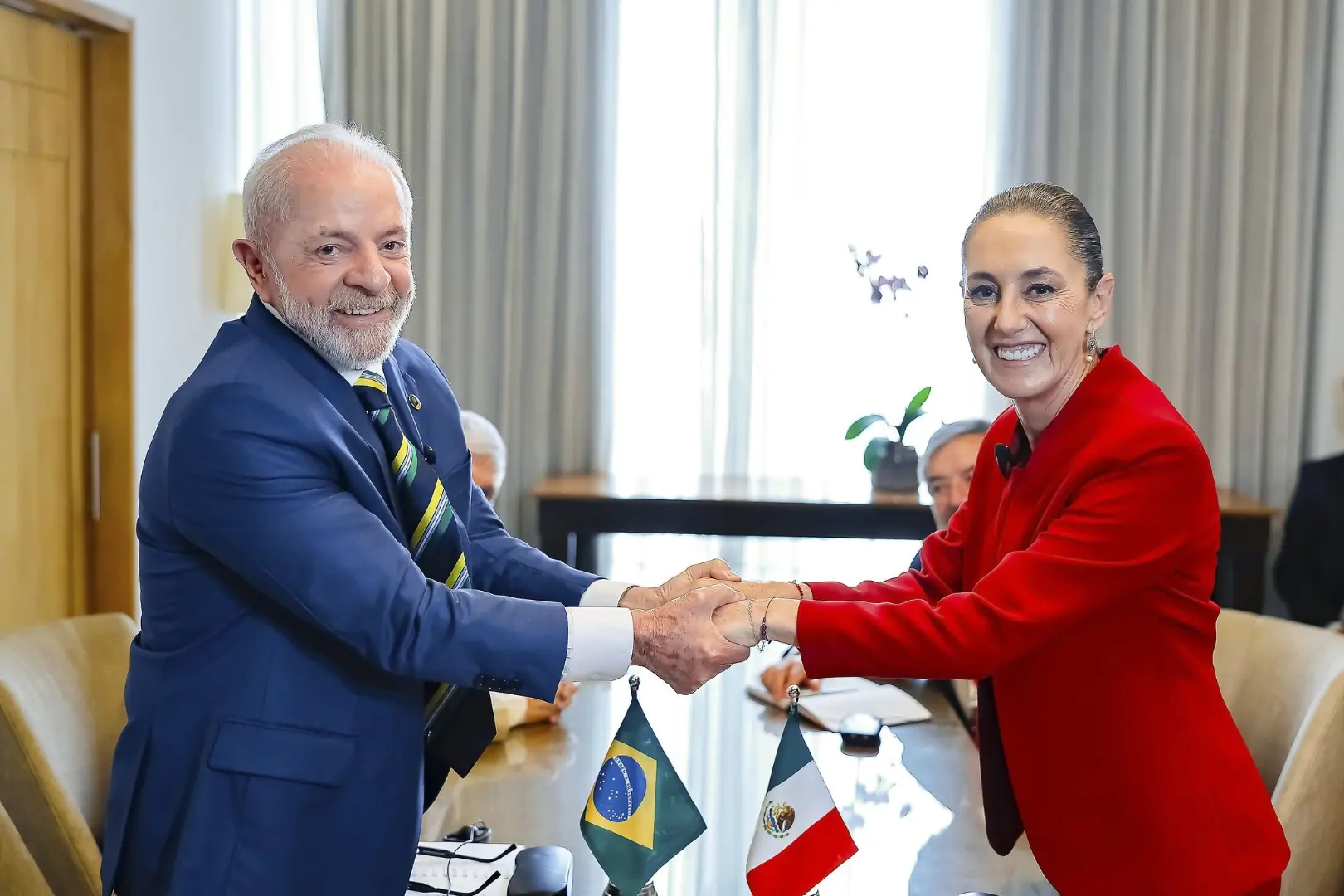 Lula propone asociar Petrobras y Pemex
