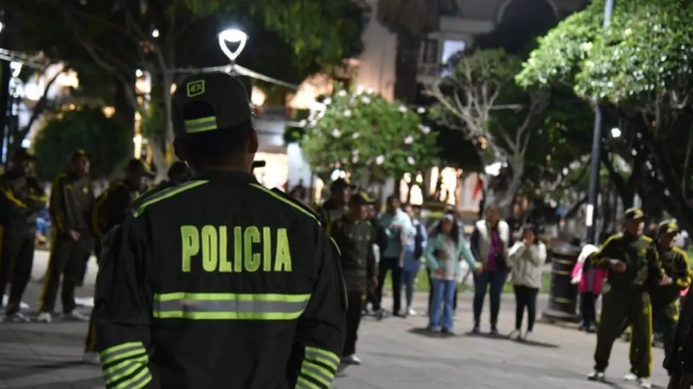 Policía