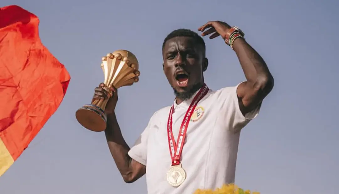 El capitán de Senegal entregaría las medallas a Marruecos