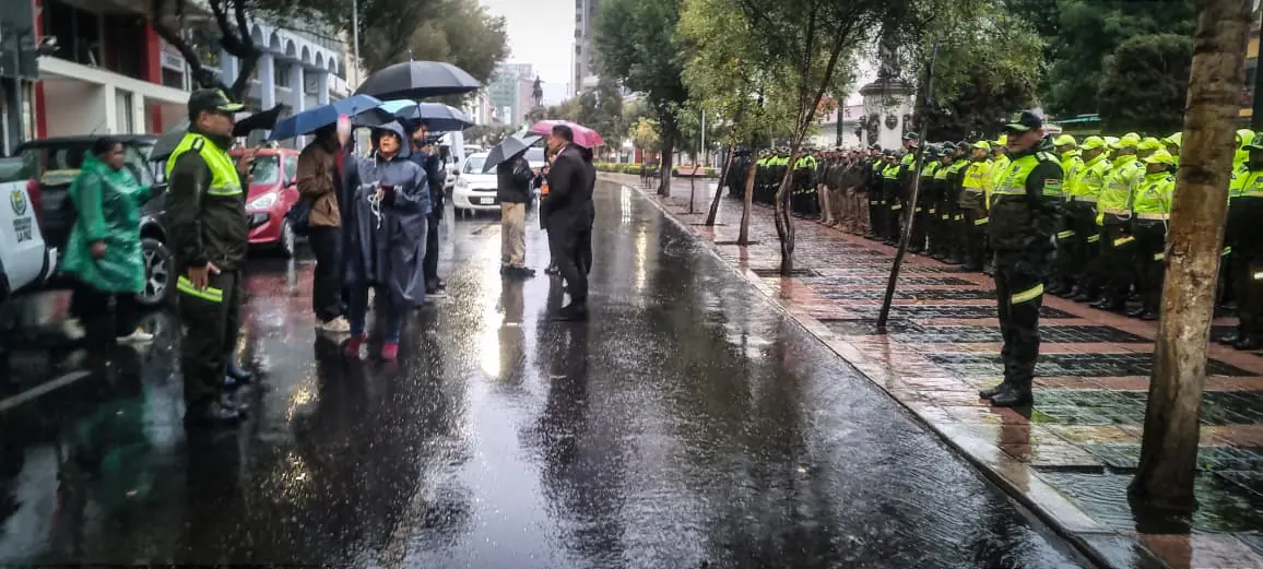 Policía