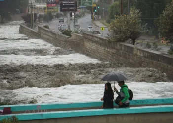 Este martes se registró una torrencial lluvia en el municipio de La Paz. FOTO: APG