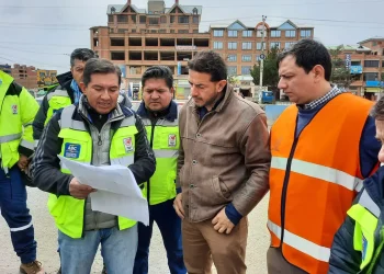 Inspeccionan avance del proyecto carretero de 8 carriles La Paz-Oruro