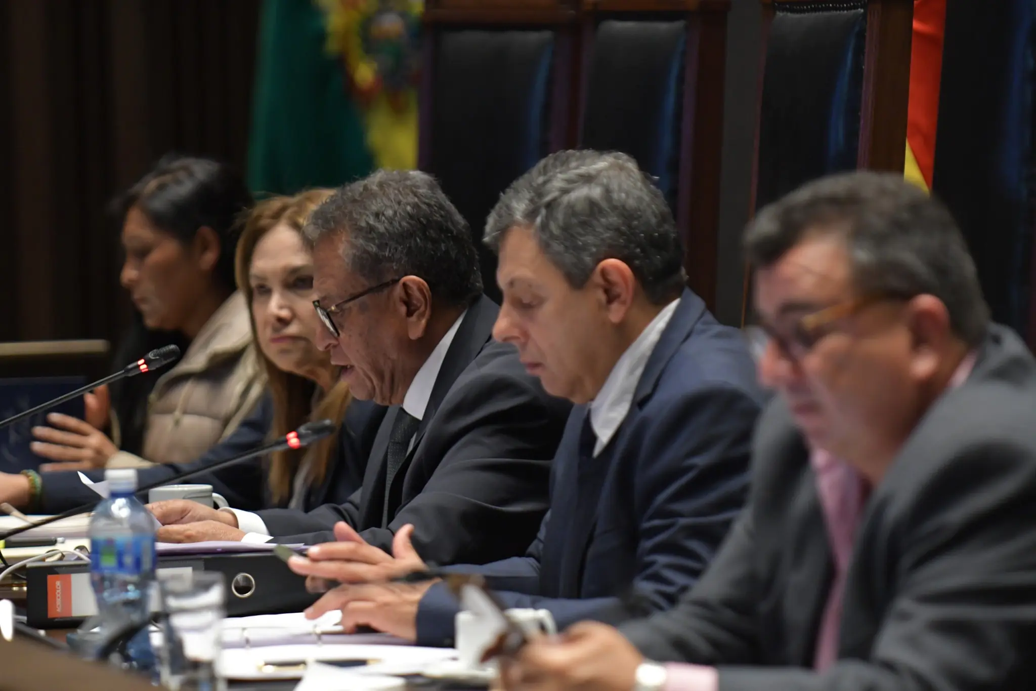 Ministro de Gobierno responde por operativo policial en Colcapirhua