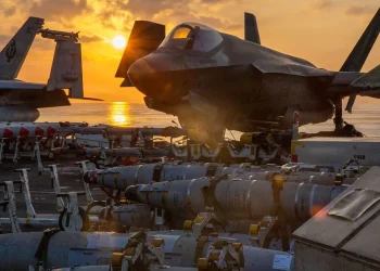 Estados Unidos continúa movilizando tropas/USMArineCorp