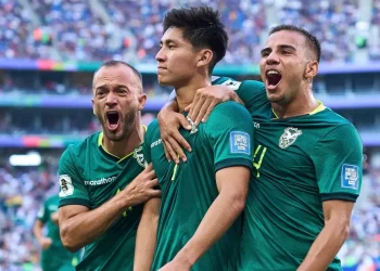 Bolivia está a ¡90 minutos del Mundial!; gana 2-1 a Surinam