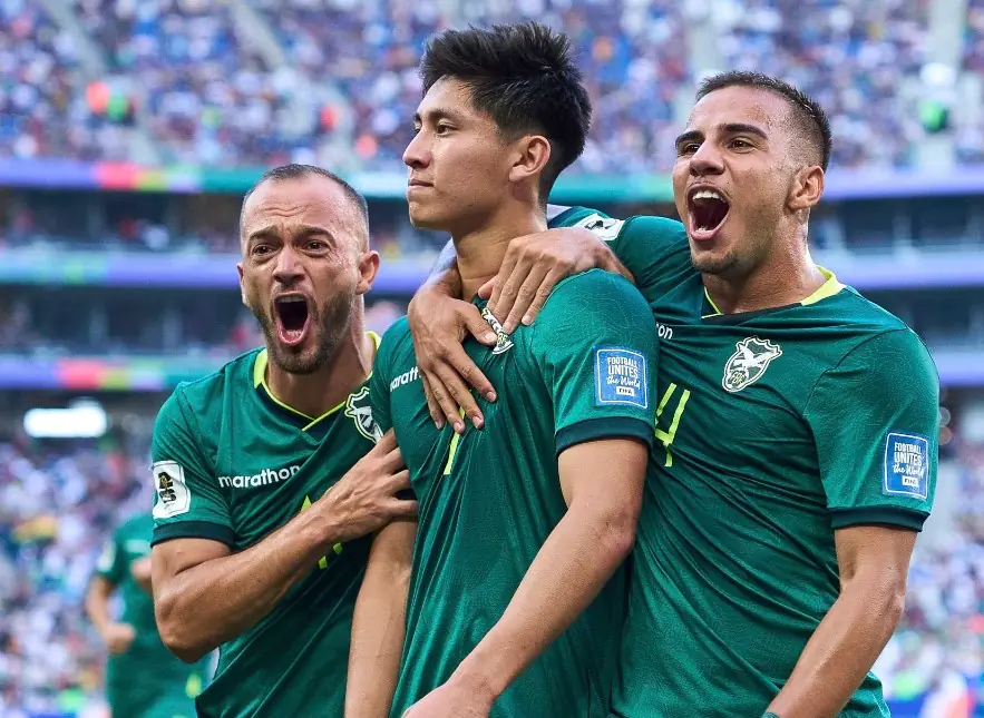 Bolivia está a ¡90 minutos del Mundial!; gana 2-1 a Surinam