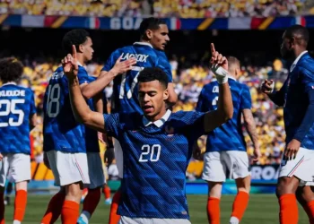 Colombia hace agua frente a Francia a menos de tres meses del Mundial