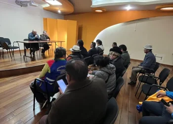 Reunión entre autoridaes del Ministerio de Educación y sectores afectados por la restricción de actividades extracurriculares. FOTO: Ministerio de Educación