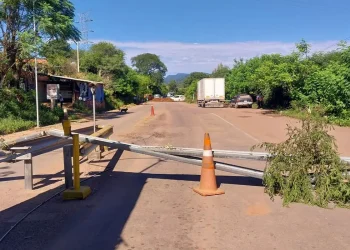 Transportistas toman peaje en Tarija y bloquean ruta hacia el chaco