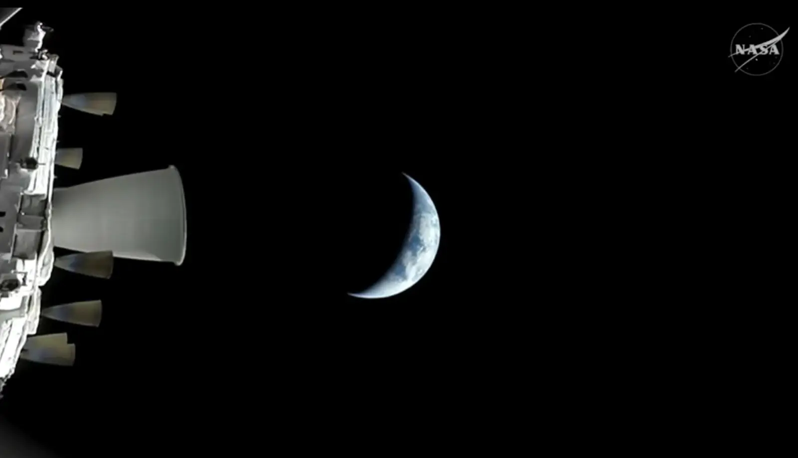 Cuatro astronautas siguen hacia la Luna por primera vez en medio siglo